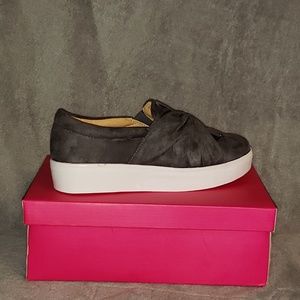 Womens slip on shoe